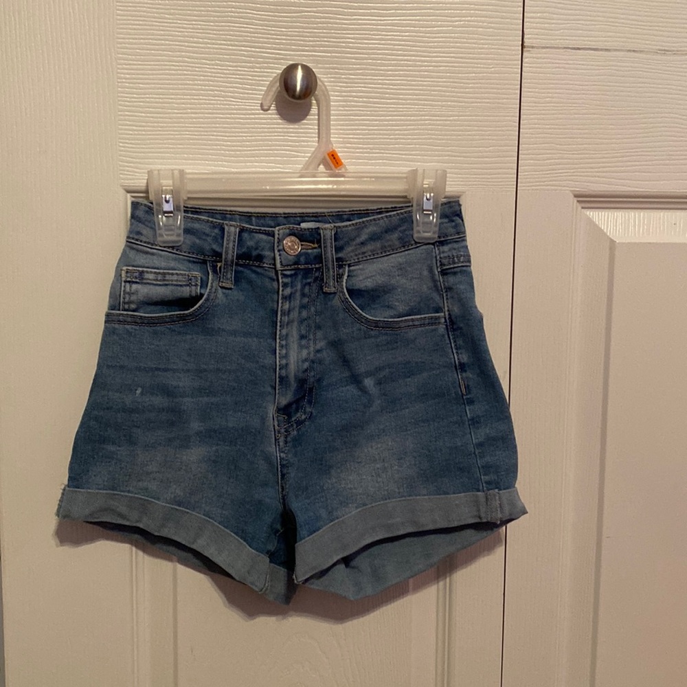 these are denim shorts from forever21. they have shrunk so theyre a little small